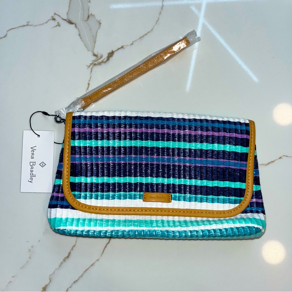 SOLD. NWT Vera Bradley Straw RFID Wristlet